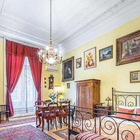 Jozsef-Corvin Central Budapest Extérieur photo