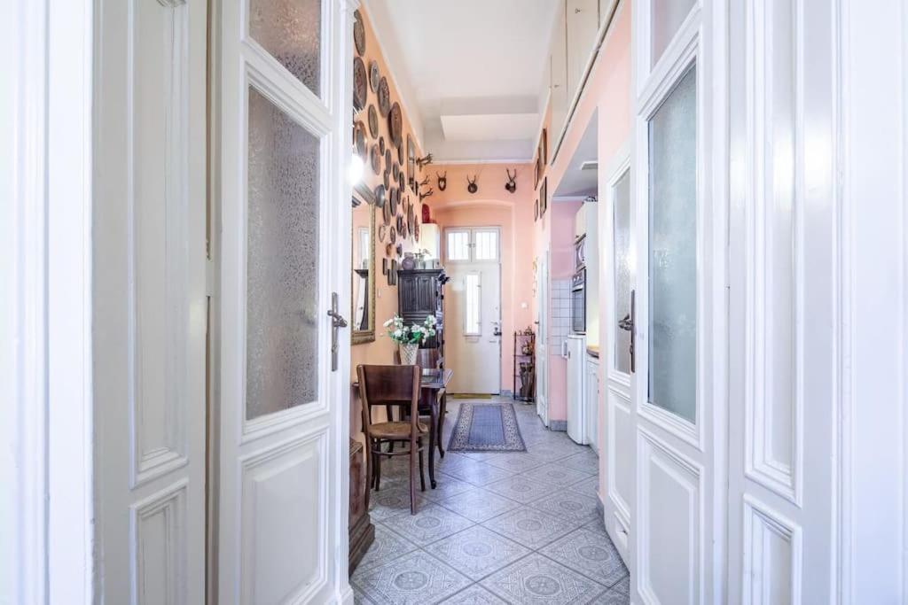 Jozsef-Corvin Central Budapest Extérieur photo