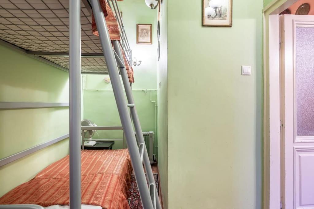 Jozsef-Corvin Central Budapest Extérieur photo