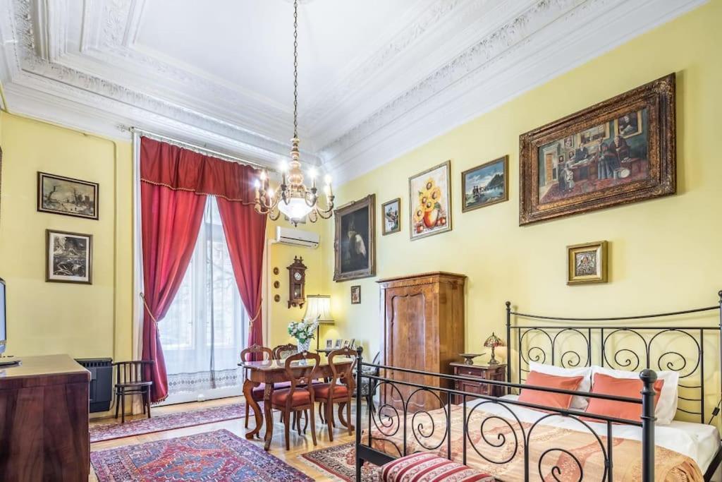 Jozsef-Corvin Central Budapest Extérieur photo