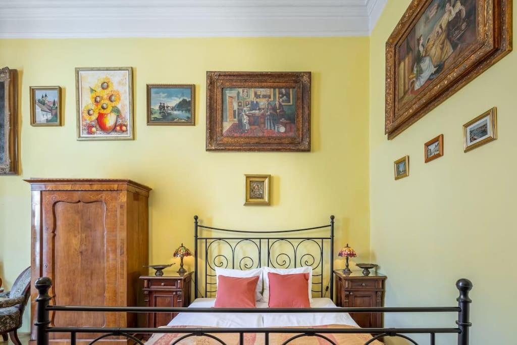Jozsef-Corvin Central Budapest Extérieur photo